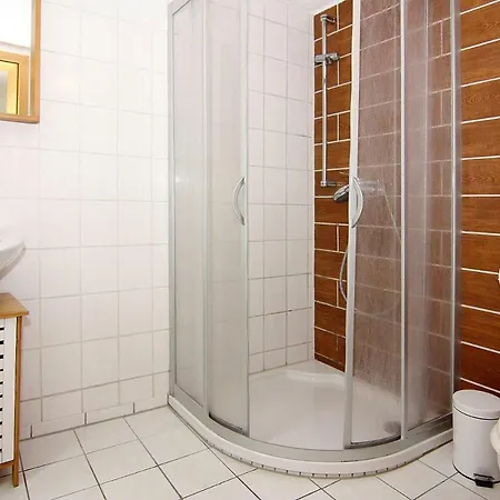 Holiday Homes - Dos09005-bya * Freest